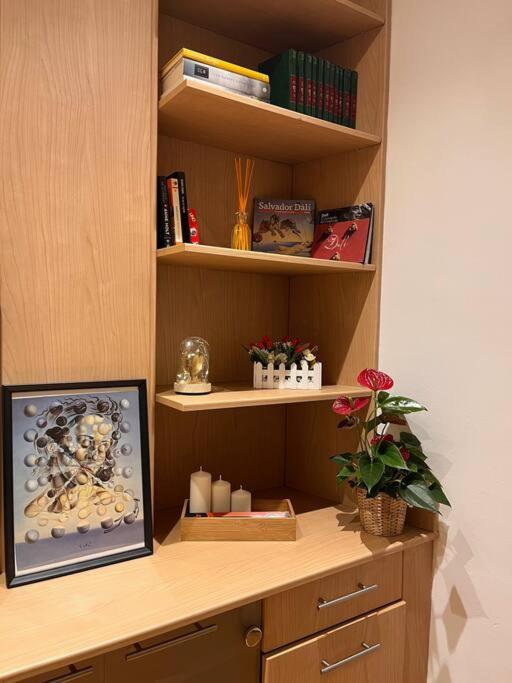 Piso Centrico Y Acogedor Apartment Фигерас Екстериор снимка