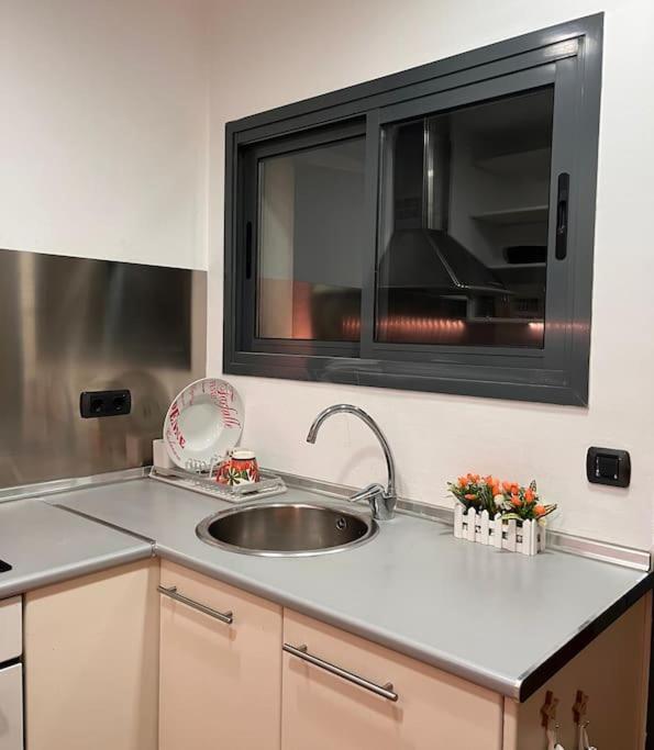 Piso Centrico Y Acogedor Apartment Фигерас Екстериор снимка